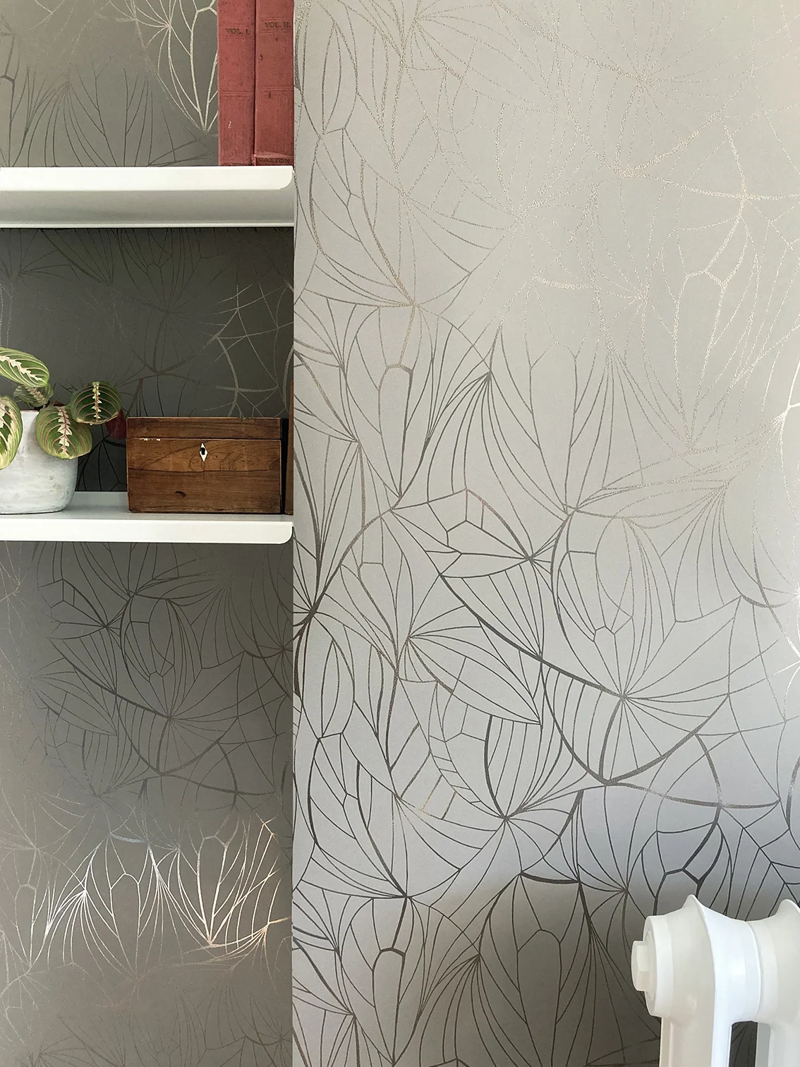 Leaf-pewter-limestone-2