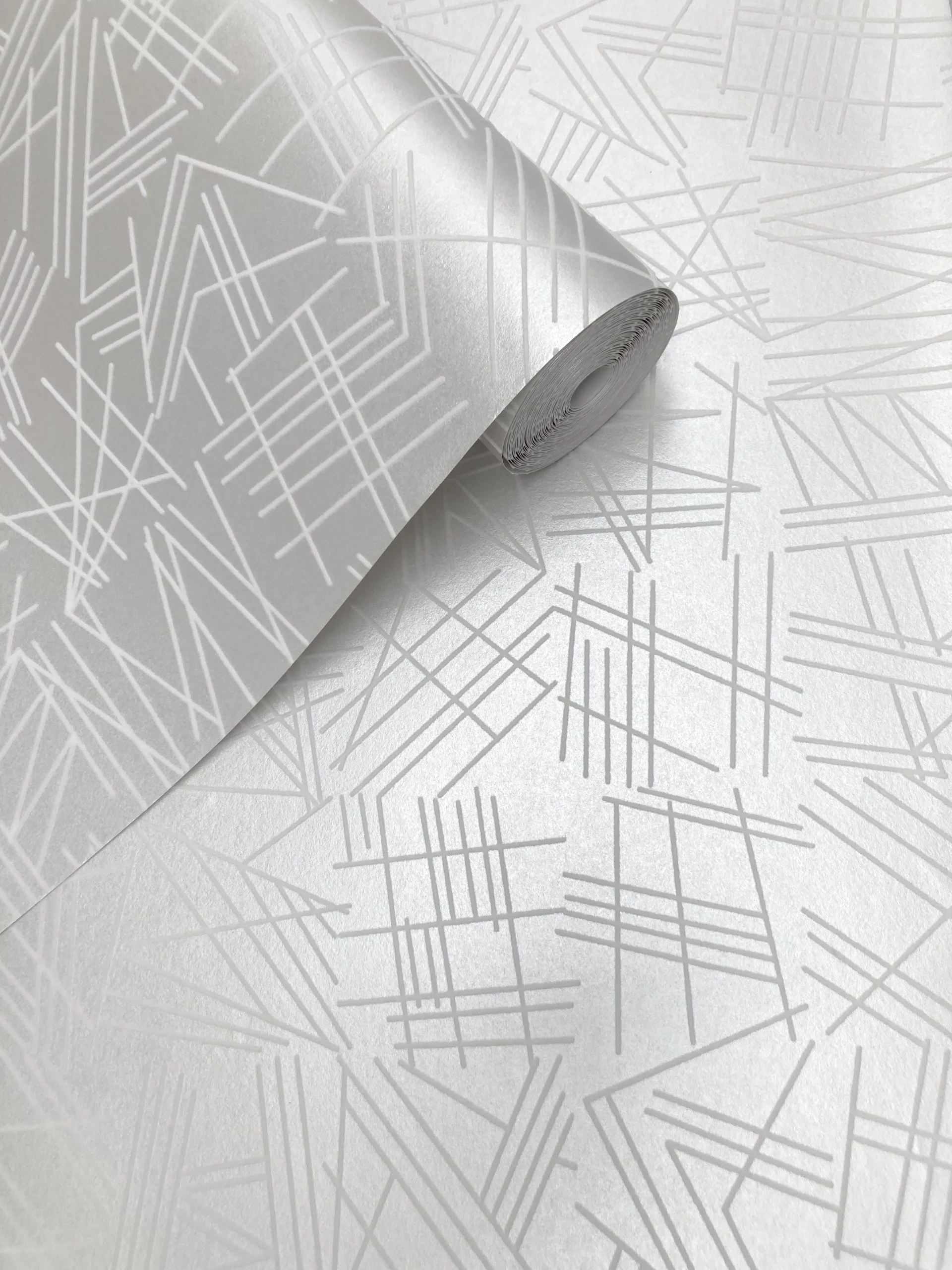 Tilt-white-silver-lustre